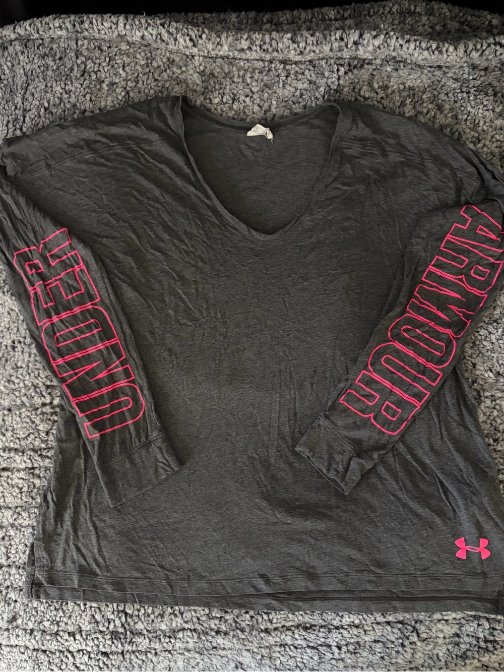 Under Armour Women's Gray and Pink Long Sleeve Tee
